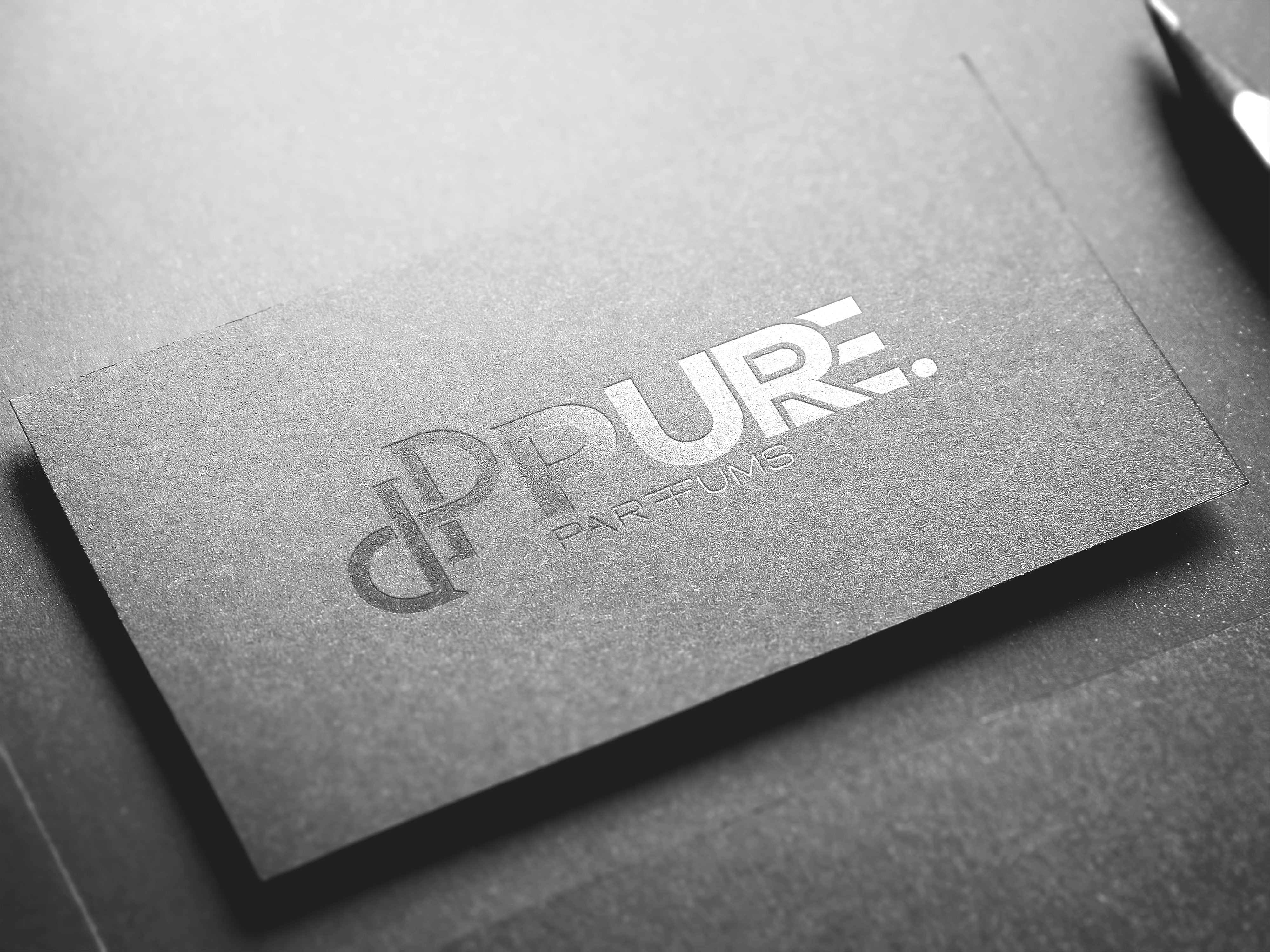 pure. Visitenkarte - Minimalistisches Design, maximale Wirkung.